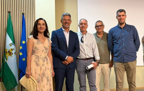 El Ayuntamiento felicita al IES Arroyo Hondo por la distinci&oacute;n concedida por el Cl&uacute;ster Mar&iacute;timo Naval de C&aacute;diz