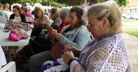 El D&iacute;a de Tejer en P&uacute;blico se celebrar&aacute; en Rota con una nueva quedada de tejedoras