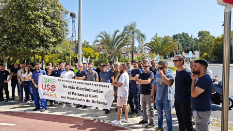 Nueva concentraci&oacute;n del personal civil de Defensa que sigue denunciando discriminaci&oacute;n salarial