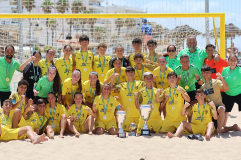 El Campeonato de Andaluc&iacute;a de F&uacute;tbol Playa deja en Rota gran ambiente y nivel deportivo