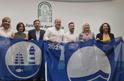 Rota recoge sus banderas azules de playas, puertos deportivos y centros