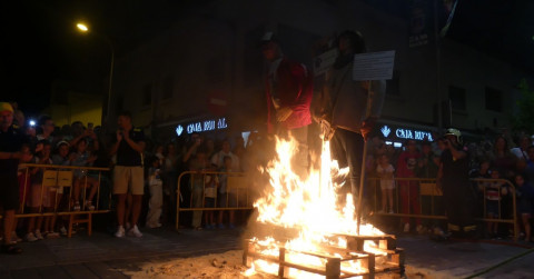 La noche de San Juan tendr&aacute; en Rota tres hogueras para quemar a los "juanillos"