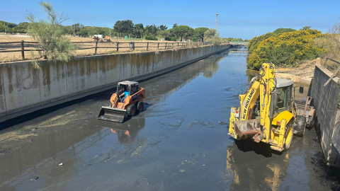 Medio Ambiente inicia la limpieza del arroyo Alc&aacute;ntara asegurando que se hace con todas las garant&iacute;as ambientales