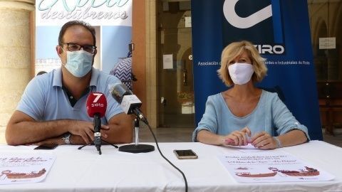 El presidente de Aeciro y la delegada de Promoción Turística