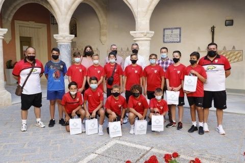 Recepción oficial del alcalde a uno de los equipos de la Roteña