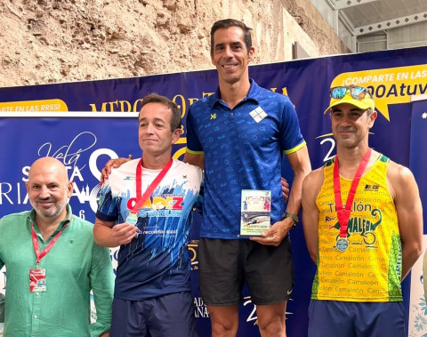 Triatletas Rote&ntilde;os, tambi&eacute;n en la XII Acuatl&oacute;n Vel&aacute; de Santa Ana de Sevilla