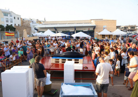 La III Verbena del Carmen ofreci&oacute; una noche jornada festiva en el puerto de Rota