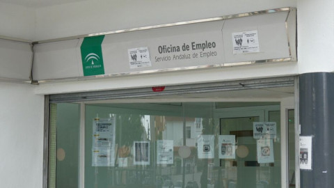 El paro sigue bajando en Rota y se queda rondando los 1.500 desempleados en junio
