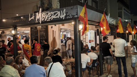 El bar La Moderna contar&aacute; con una gran pantalla en la calle para ver a Espa&ntilde;a en la final del Mundial 2026