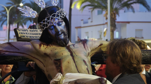 El Cristo de la Veracruz celebra este martes su segunda misi&oacute;n parroquial, de la iglesia del Mar al Salvador