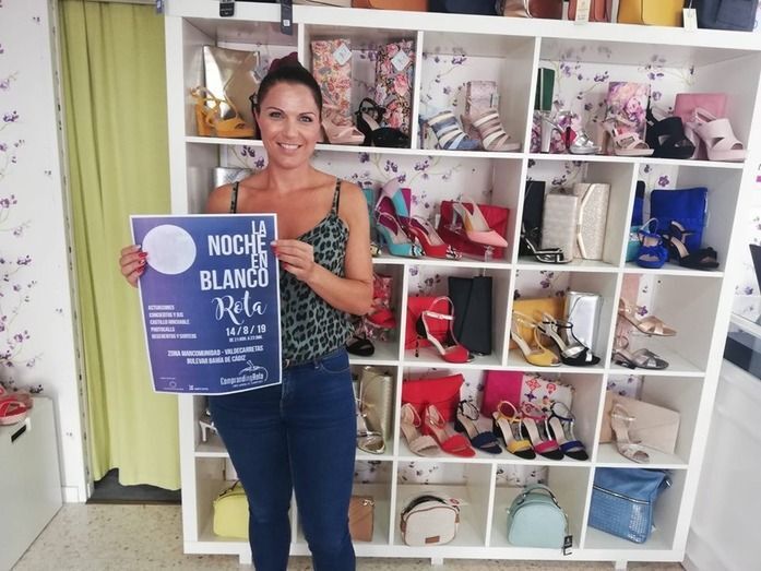 Una de las comerciantes locales participantes