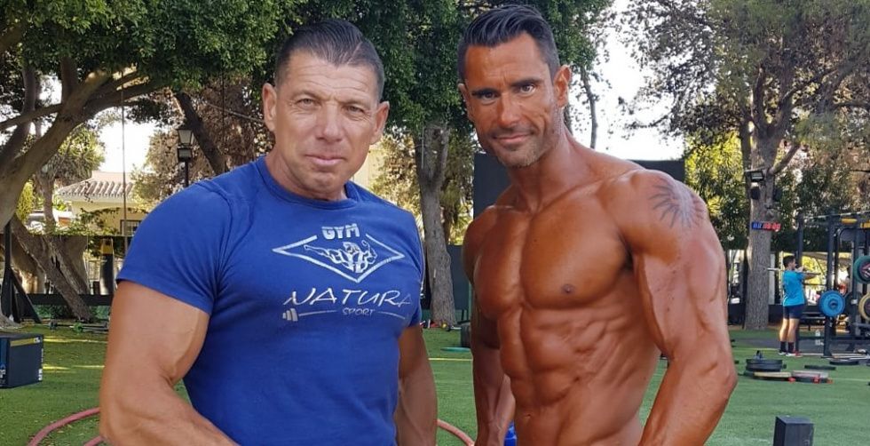 Juan José Laynez Fernández posa con su entrenador