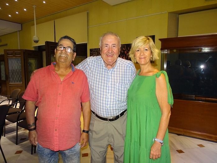 Juan Martínez, de Bodegas El Gato, estuvo presente en la charla