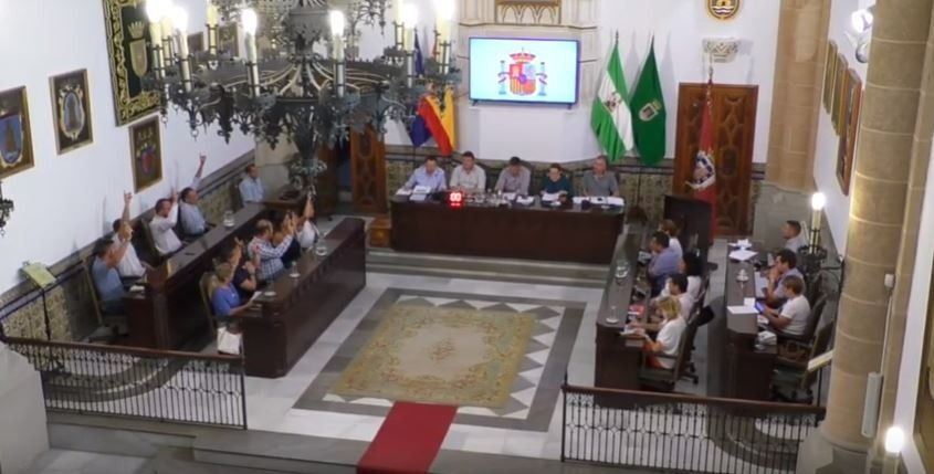 Momento en el que la oposición vota en contra