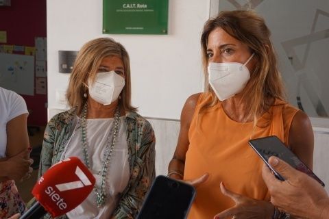 Ana Mata, junto a Isabel Paredes esta ma&ntilde;ana