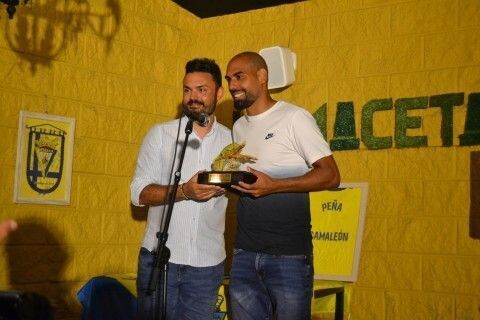 Entrega de trofeo