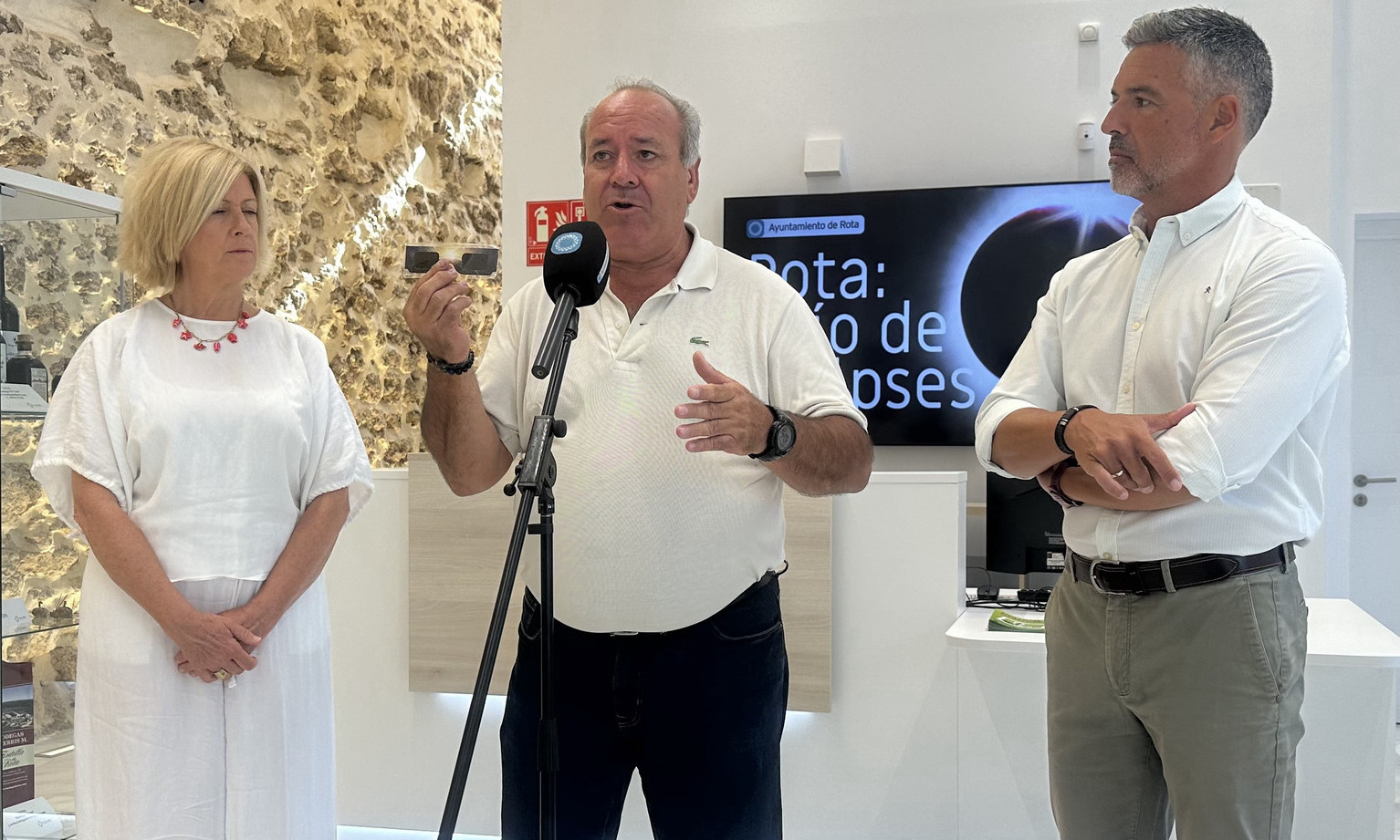 Rota prepara la llegada del eclipse solar del 12 de agosto y repartir&aacute; gafas homologadas gratis