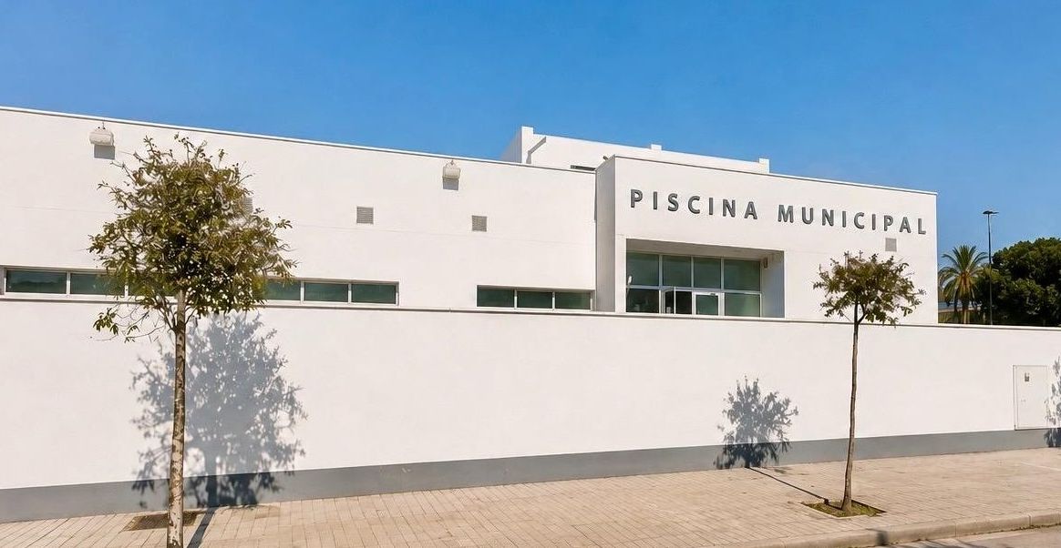 La piscina municipal seguir&aacute; cerrada temporalmente a la espera de las anal&iacute;ticas sanitarias de la Junta
