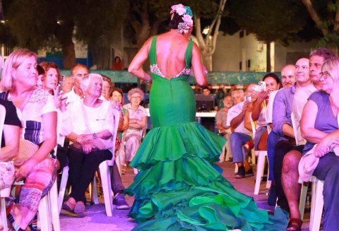 El patio del colegio Maestro Eduardo Lobillo se prepara este fin de semana para las tres &uacute;ltimas citas del ciclo "Noches de Rota"