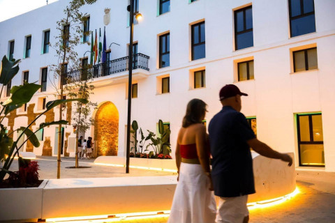 El alcalde de Rota defiende la transformaci&oacute;n de la plaza de Espa&ntilde;a, a falta de los &uacute;ltimos detalles