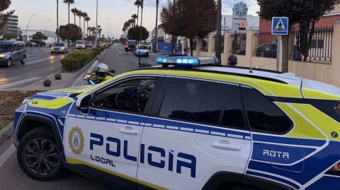 La Polic&iacute;a de Rota atiende dos accidentes nocturnos tras un positivo en alcoholemia en Costa Ballena y un despiste en la avenida de la Libertad