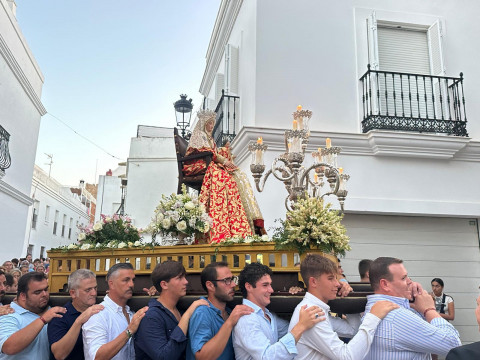 La devoci&oacute;n a la Virgen de los Reyes vuelve a recorrer las calles de Rota en su tradicional procesi&oacute;n vespertina