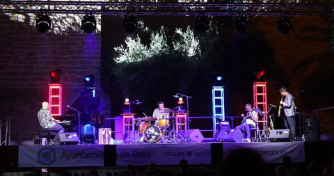 El jazz de Javi Ruibal Cuarteto conquista la plaza Bartolom&eacute; P&eacute;rez