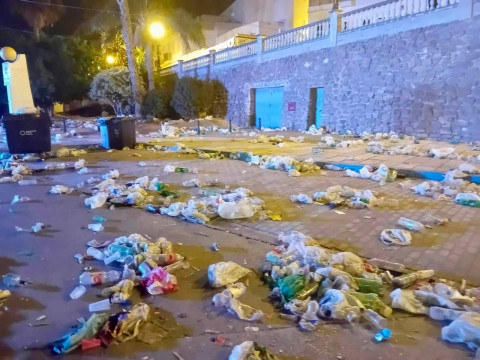 Zona donde anoche actuó el DJ tras acabar la sesión