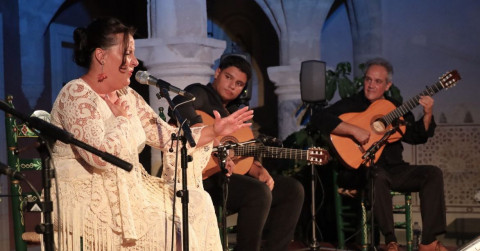 Roc&iacute;o Ruiz ofrece un concierto gratuito este viernes en los jardines del Centro Cultural de Costa Ballena