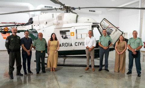 El espacio muse&iacute;stico Base Forum incorpora un helic&oacute;ptero de la Guardia Civil destinado durante a&ntilde;os en Rota