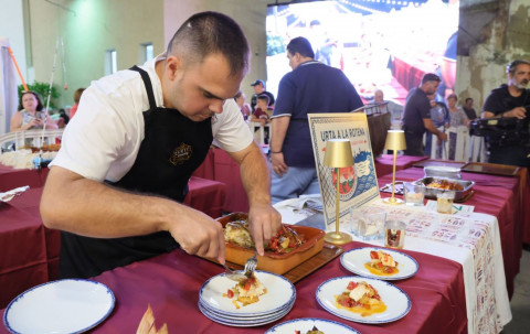 La plaza de Abastos se convierte este domingo en una cocina en directo gracias al Concurso de Urta a la Rote&ntilde;a