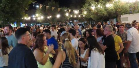 El bulevar Bah&iacute;a de C&aacute;diz acoge desde hoy el Festival Mundial de Foodtrucks