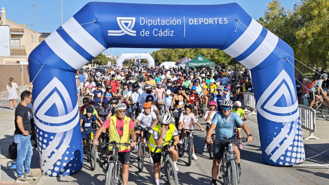 M&aacute;s de 500 participantes se suman al paseo familiar del D&iacute;a de la Bicicleta y la VI Marcha en Bici