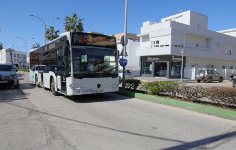 El gobierno local recuerda las mejoras en el servicio de autob&uacute;s urbano, que este martes, es gratuito