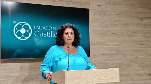 Laura Almisas desmiente al PP sobre el estado de los colegios y le insta a asumir las competencias auton&oacute;micas