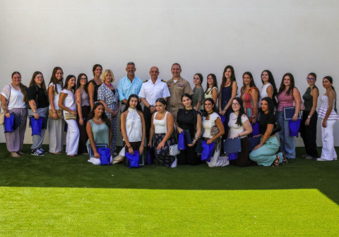 Las damas del Rosario visitan la Base Naval de Rota