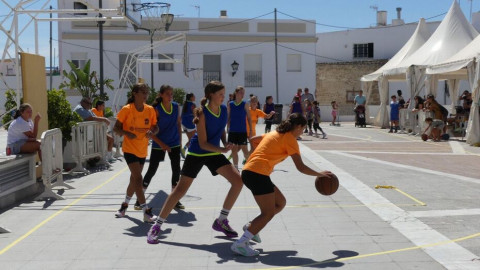 Pesca, baloncesto y f&uacute;tbol en la agenda deportiva de esta semana en Rota