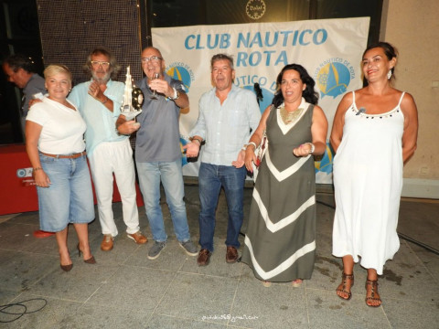 Una veintena de embarcaciones se da cita en la II Traves&iacute;a Gastron&oacute;mica a Vela "El Arranque Villa de Rota"
