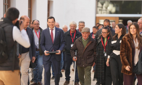 Nuevos agricultores rote&ntilde;os consiguen las escrituras de sus tierras tras 40 a&ntilde;os de espera