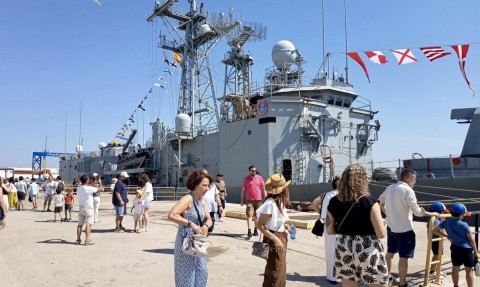 Nueva jornada de puertas abiertas en la Base Naval con motivo del 12 de octubre