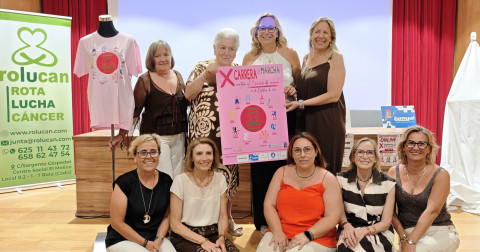 La X Carrera y Marcha contra el C&aacute;ncer de Mama rinde homenaje a sus diez a&ntilde;os rescatando los dise&ntilde;os de ediciones pasadas