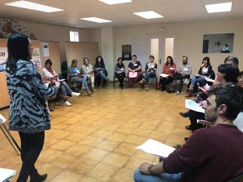 Foto de archivo de una sesi&oacute;n de "Escuelas de Familias" celebrada