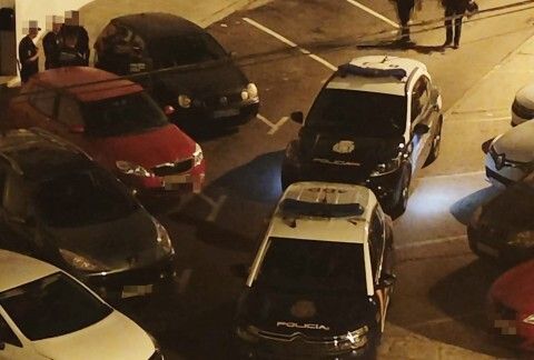 Coches de la Polic&iacute;a Nacional anoche en la zona