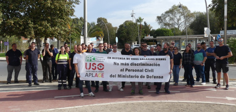 El personal civil de Defensa suma una nueva concentración a las puertas de la Base para pedir igualdad salarial