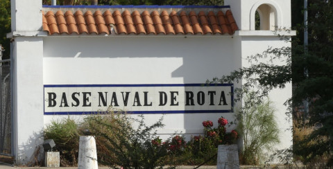 El personal laboral de la Base Naval recibe el compromiso de pago "en breve" del atraso salarial denunciado