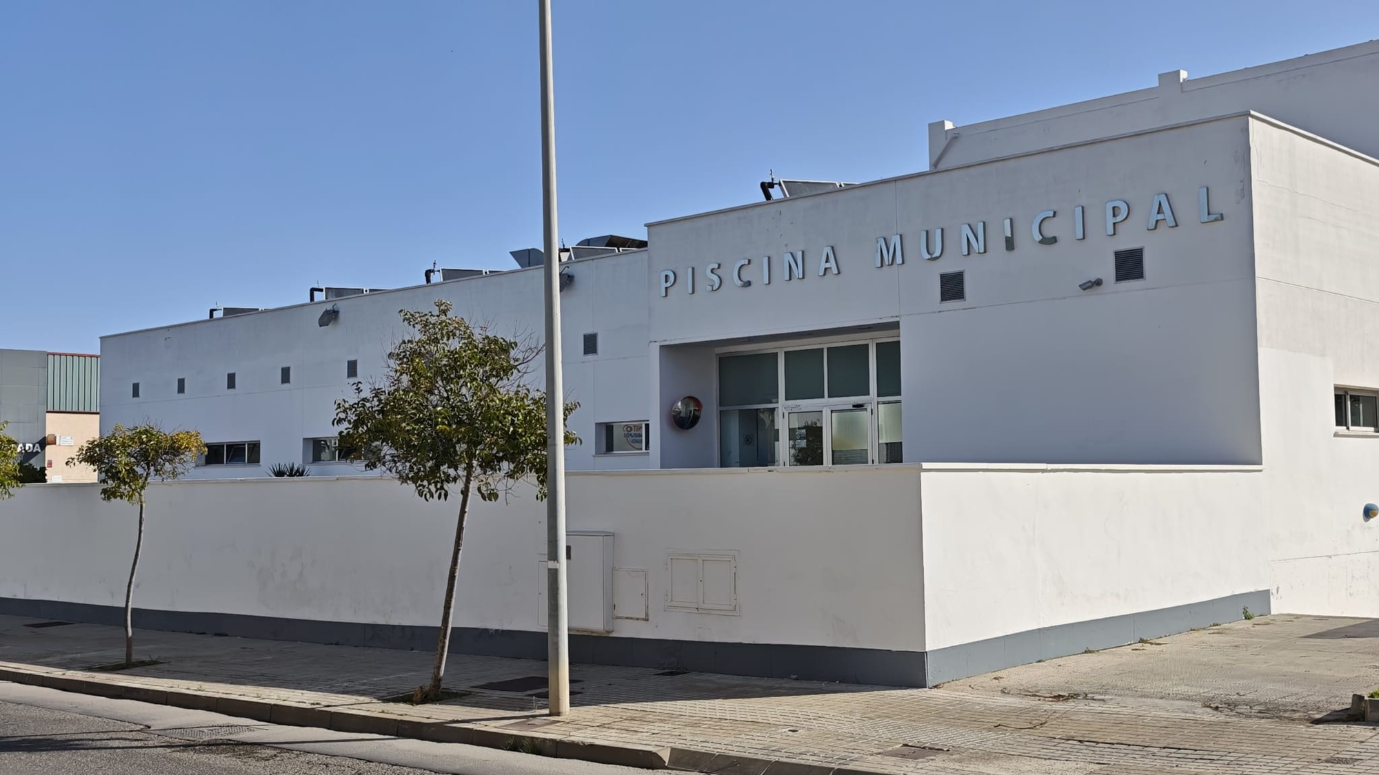 La piscina municipal reabrir&aacute; el pr&oacute;ximo 15 de octubre tras confirmarse los resultados negativos en las anal&iacute;ticas