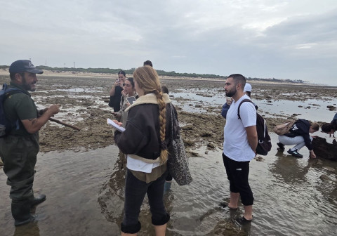 Estudiantes de la UCA conocen sobre el terreno el sistema de aprovechamiento de Los Corrales