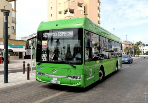 El Ayuntamiento refuerza el servicio municipal de autobuses hacia el cementerio