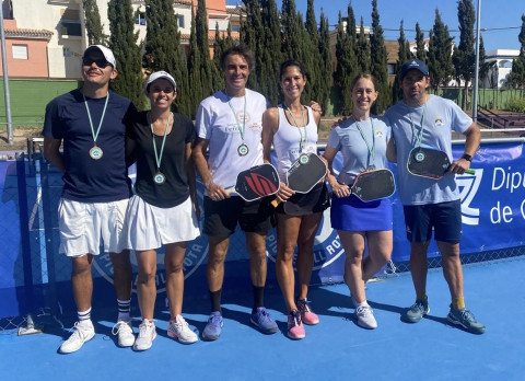El rote&ntilde;o Miguel Blanco firma un p&oacute;quer de oros en el 6&ordm; Aniversario Reballution de pickleball en Rota