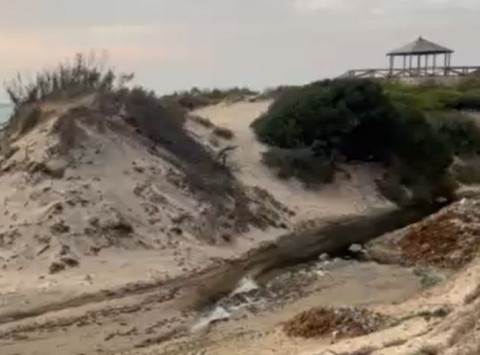 La asociaci&oacute;n de Punta Candor denuncia el "abandono ambiental" del entorno del arroyo Alc&aacute;ntara y exige una actuaci&oacute;n inmediata del Ayuntamiento y la Junta